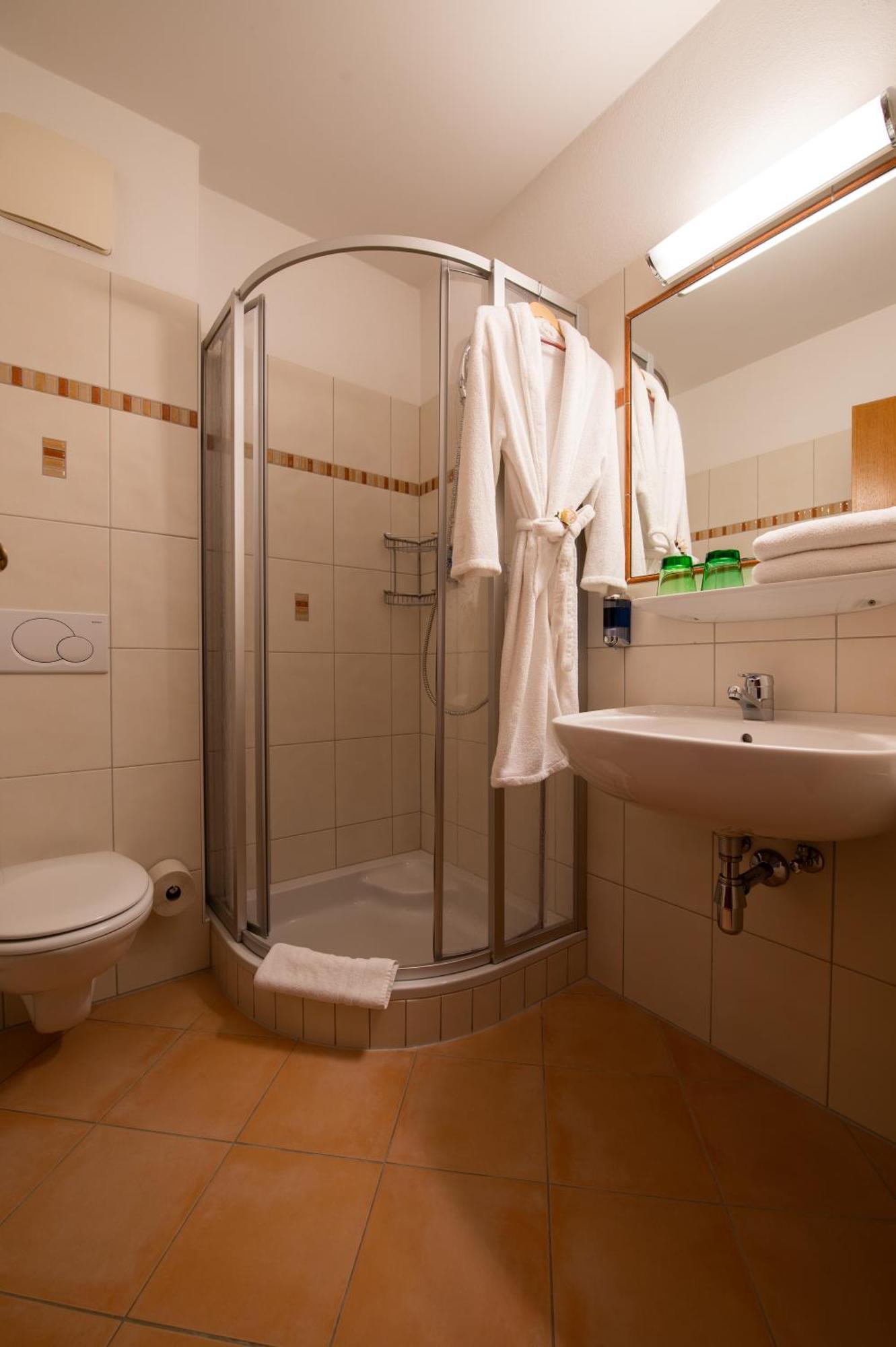 Hotel Restaurant Platzer Gmund in Karnten Bagian luar foto
