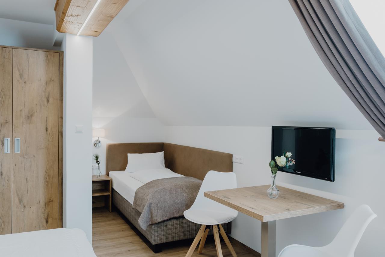 Hotel Restaurant Platzer Gmund in Karnten Bagian luar foto